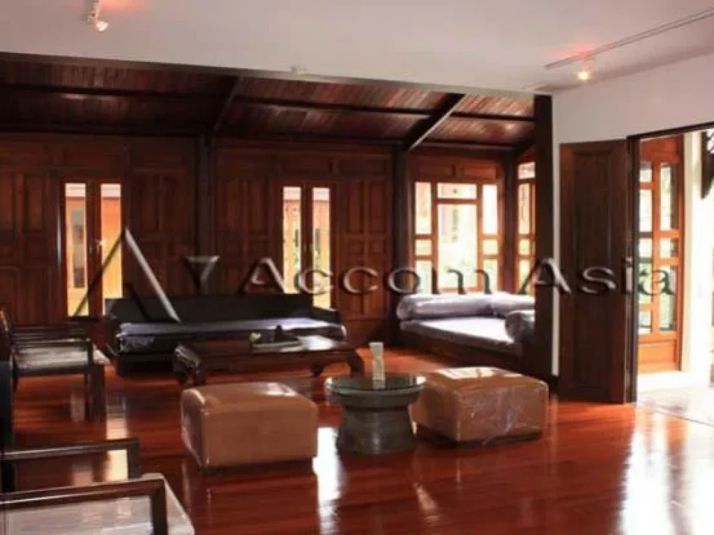 Private Pool The classical charming residence House 3 Bedroom For Rent BTS Ekkamai in Sukhumvit Bangkok