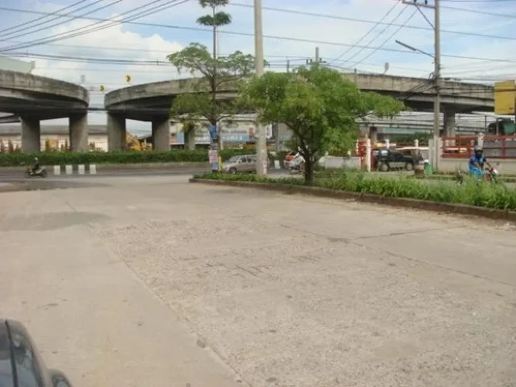 ที่ดินเปล่าติดถนนใหญ่ ปทุมธานี