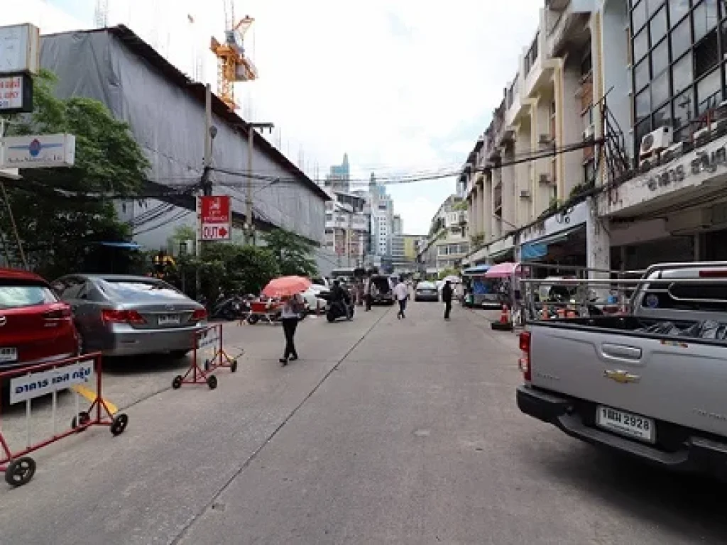 ขายถูกมาก อาคารสำนักงาน ถนนเพชรบุรีตัดใหม่ ย่านประตูน้ำ ผู้เช่าเต็ม ผลตอบแทน 6 คุ้มค่าการลงทุน ราคา 98 ล้าน