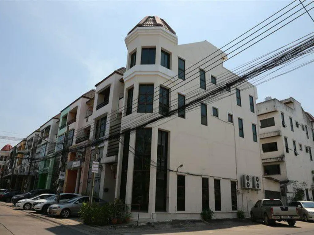 For Rent ทาวน์โฮมOffice ใกล้เลียบด่วนรามอินทรา-เอกมัย ย่านทาวน์อินทาวน์