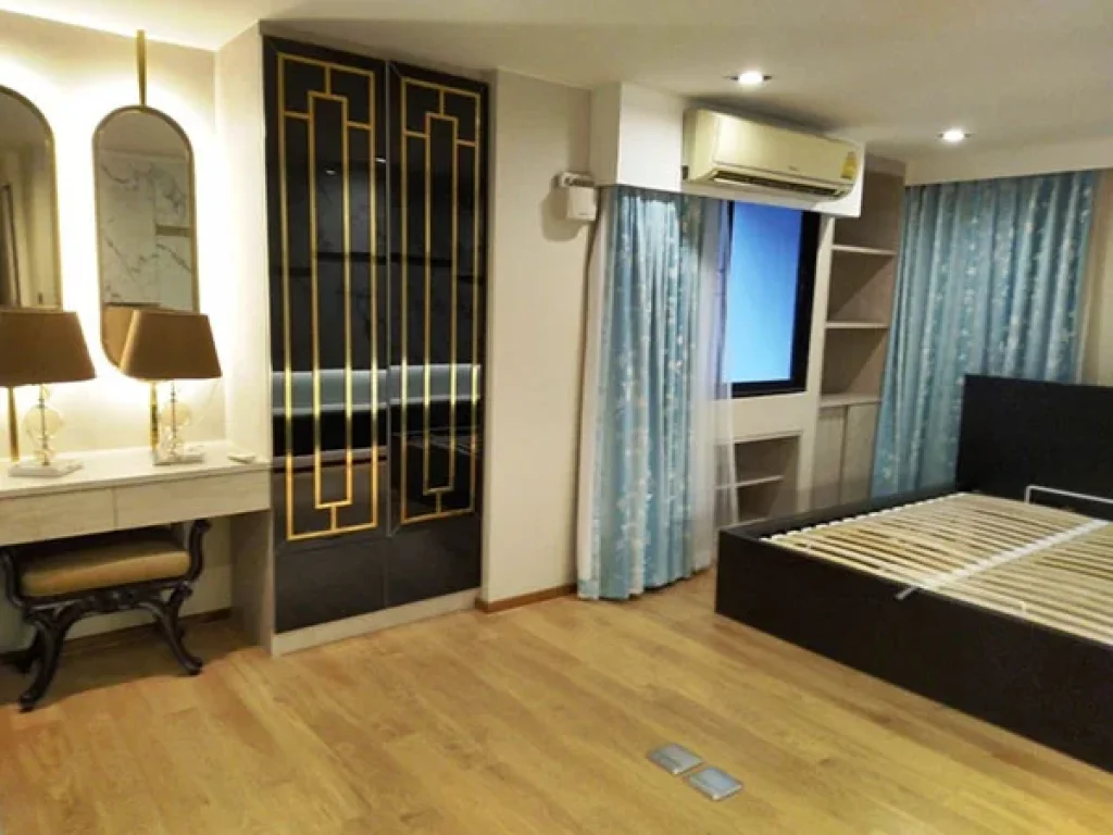 คอนโด Renovate ใหม่กิ๊ก แบบ 3 ห้องนอน ในซอยร่วมฤดี A Newly Renovated 3 Bedroom Unit in Soi Ruamrudee