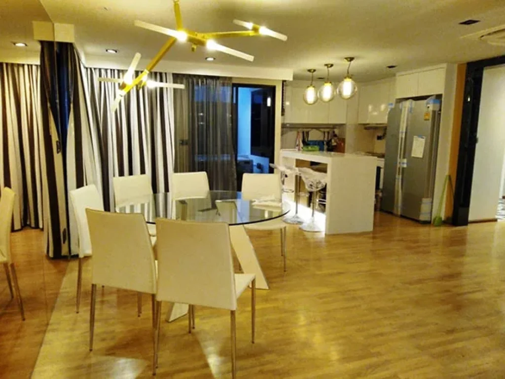 คอนโด Renovate ใหม่กิ๊ก แบบ 3 ห้องนอน ในซอยร่วมฤดี A Newly Renovated 3 Bedroom Unit in Soi Ruamrudee