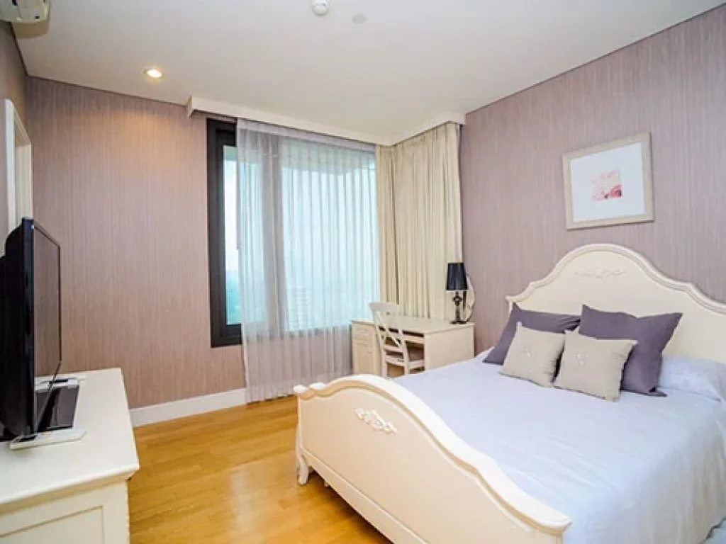 คอนโด Aguston Sukhumvit 22 แบบ 3 ห้องนอน Aguston Sukhumvit 22 Rare Pet-friendly High-end 3 Bedrooms Unit