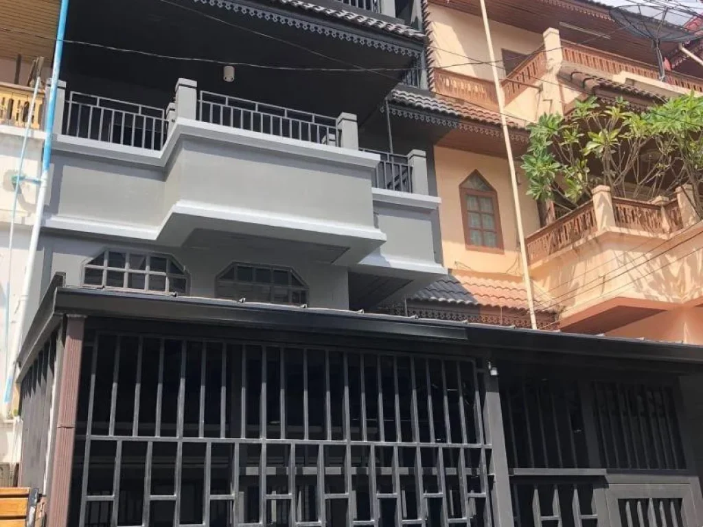 35 storey Townhouse for rent in front of Chiang Mai University