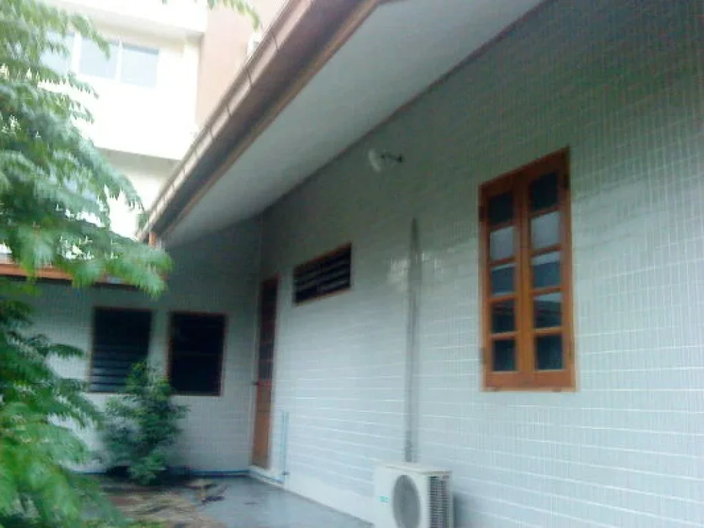 Sale Single Nice the old House in Sukhumvit 65 near Ekkamai and Gate way ekkamai mall No Furnitures