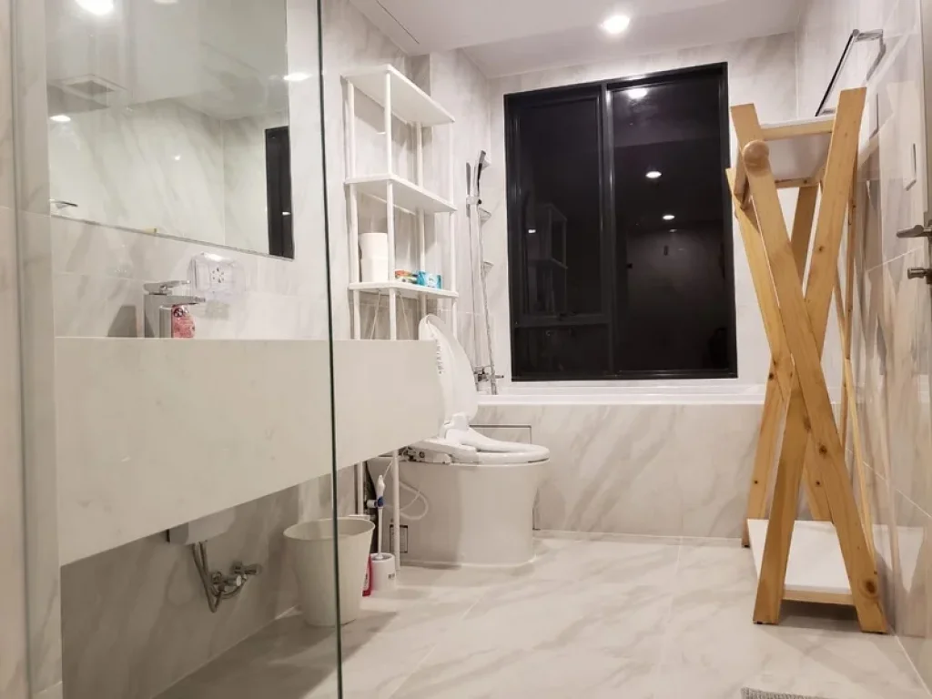 ให้เช่าคอนโด ไอดีโอ โมบิ สุขุมวิท 40 Ideo Mobi Sukhumvit 40 Fully furnished with bathtub