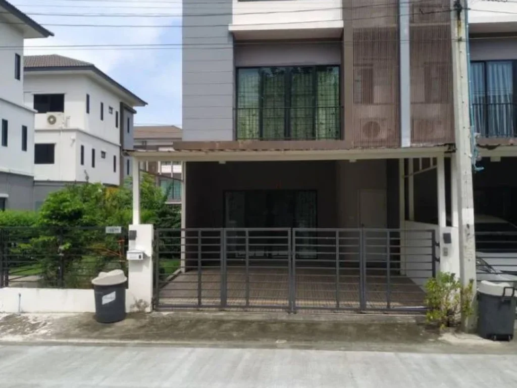 For Rent ทาวน์โฮม พร้อมอยู่ The Connect UP3 ลาดพร้าว126 หลังมุม