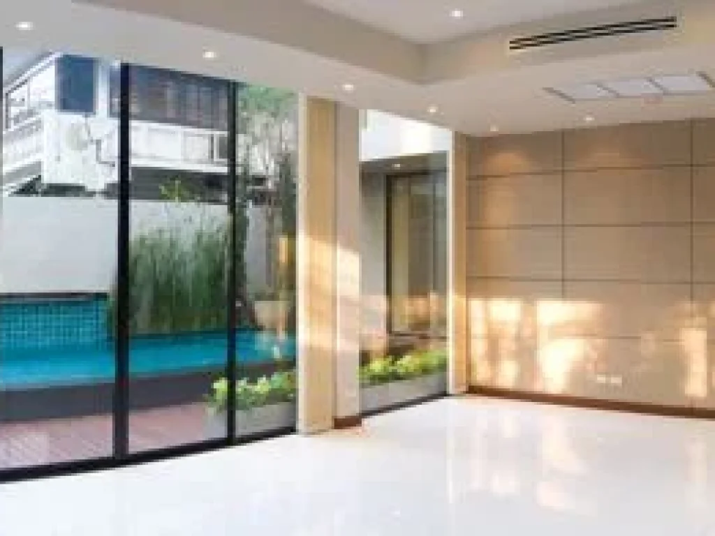 Single House with swimming pool in Soi Sukhumvit 34 for rent 4 bed 550 sqm rental 170000 baht