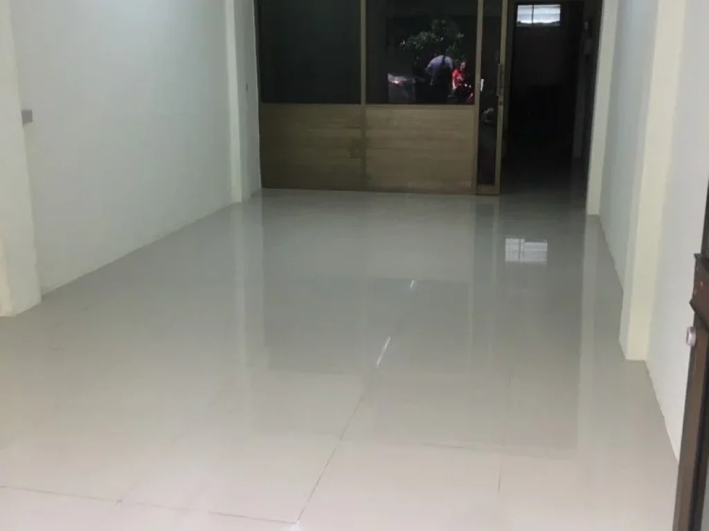 ให้เช่าพื้นที่ทำเลทอง ประตูน้ำ ตรงข้ามห้างพันธ์ทิพย์ Pratunam area for rent