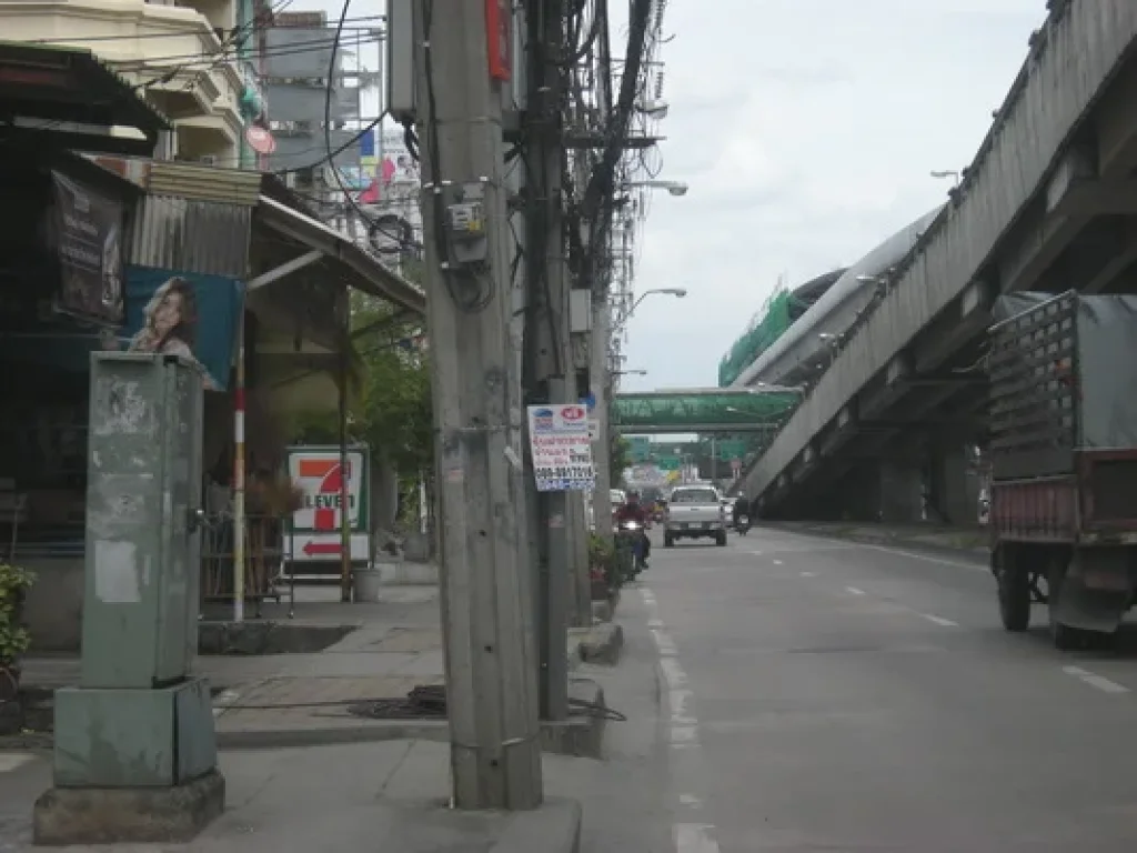 ขายที่ดินติดถนนรัตนาธิเบศร์ 381 ตรว