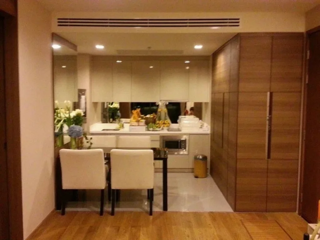 Urgent sale 115 million baht condo The Address Sathorn near BTS chongnonsi