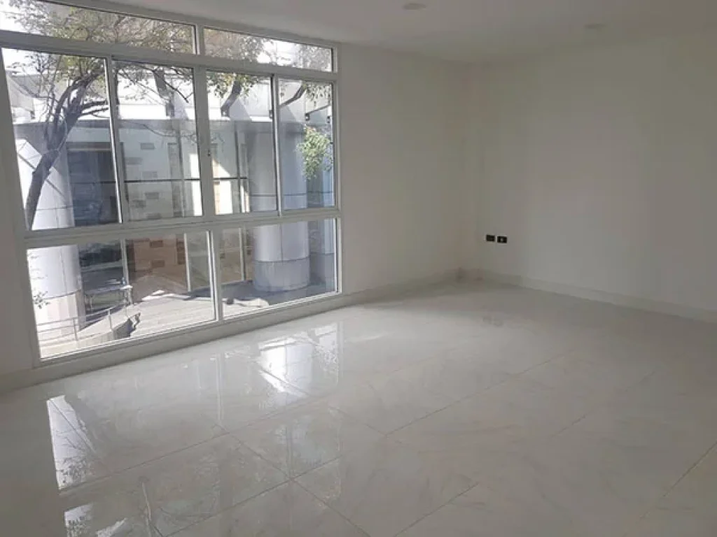 ขายด่วน ทาวน์โฮม ตกแต่งใหม่พร้อมลิฟท์ สุขุมวิท ใกล้ BTS ทองหล่อ For Sale Newly renovated Town home with Lift Sukhumvit Near BTS Asoke