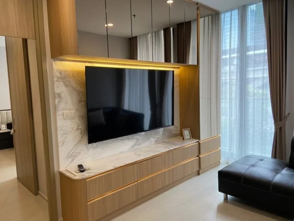 FOR RENT ให้เช่าคอนโด Noble Ploenchit Condo Size 56 sqm on 3rd floor 1 Bedroom 1 Bathroom