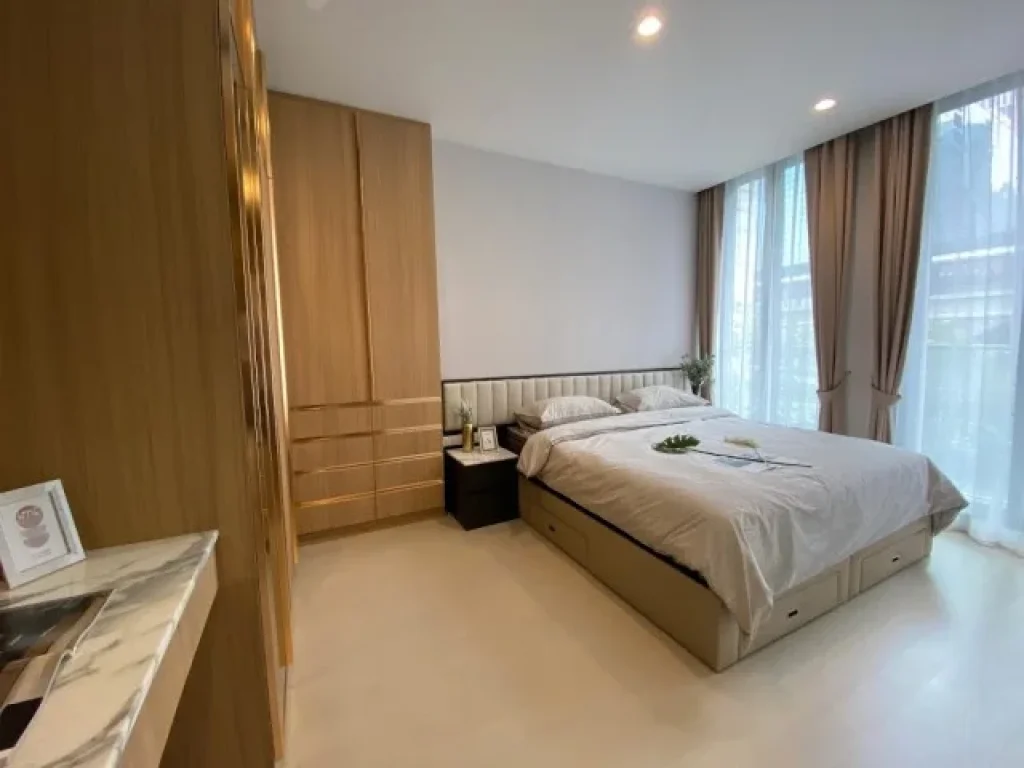 FOR RENT ให้เช่าคอนโด Noble Ploenchit Condo Size 56 sqm on 3rd floor 1 Bedroom 1 Bathroom