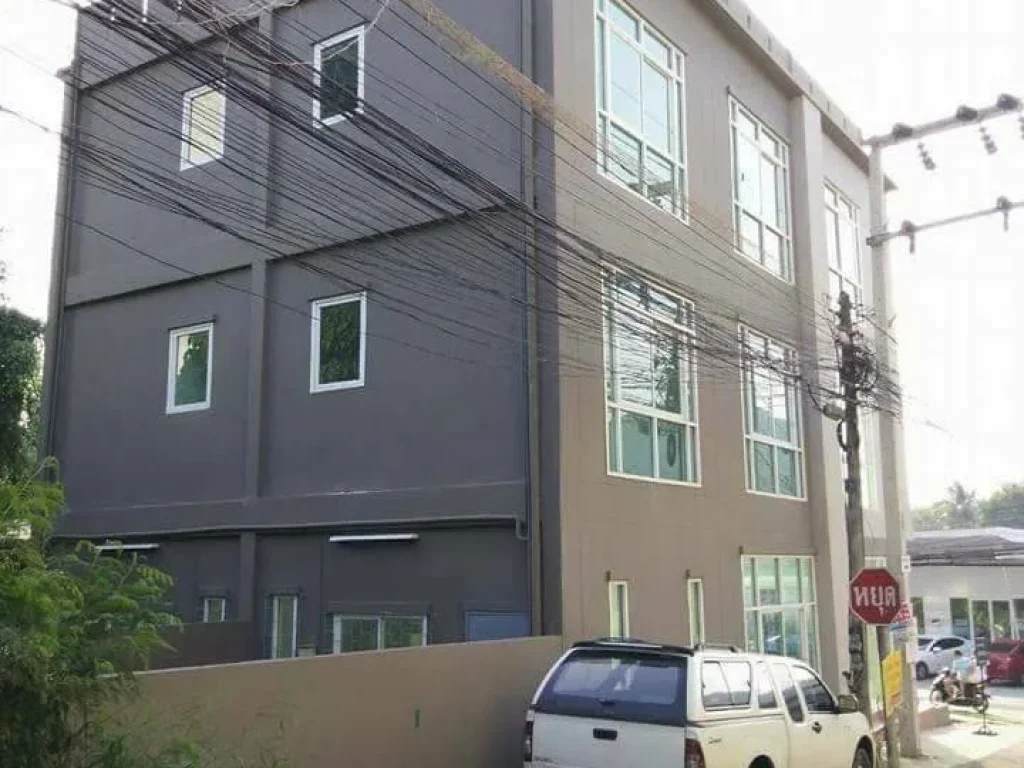 ขาย อพาร์ทเม้นท์ 3 ชั้น และ มีชั้นดาดฟ้า Apartment for sale 3 floors and has a rooftop