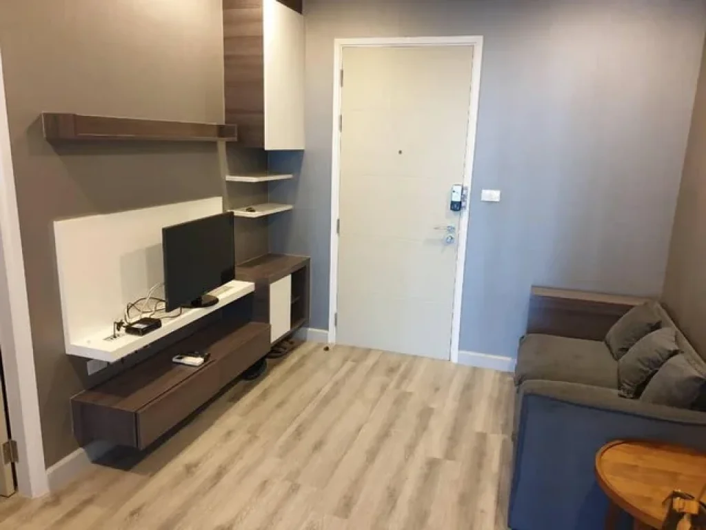 Centric Sathorn fully furnished 11th floor BTS Surasak