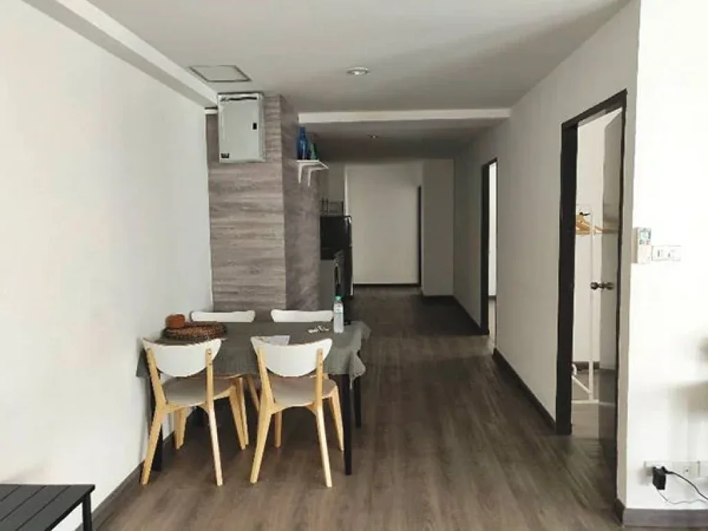 ให้เช่า คอนโด 3 ห้องนอนไสตล์ มินิมอล ที่คอนโดสราญใจแมนชั่น ใกล้ BTS นานา A Large and Nice Minimal Style 3 Bedroom Unit at Saranjai Mansion