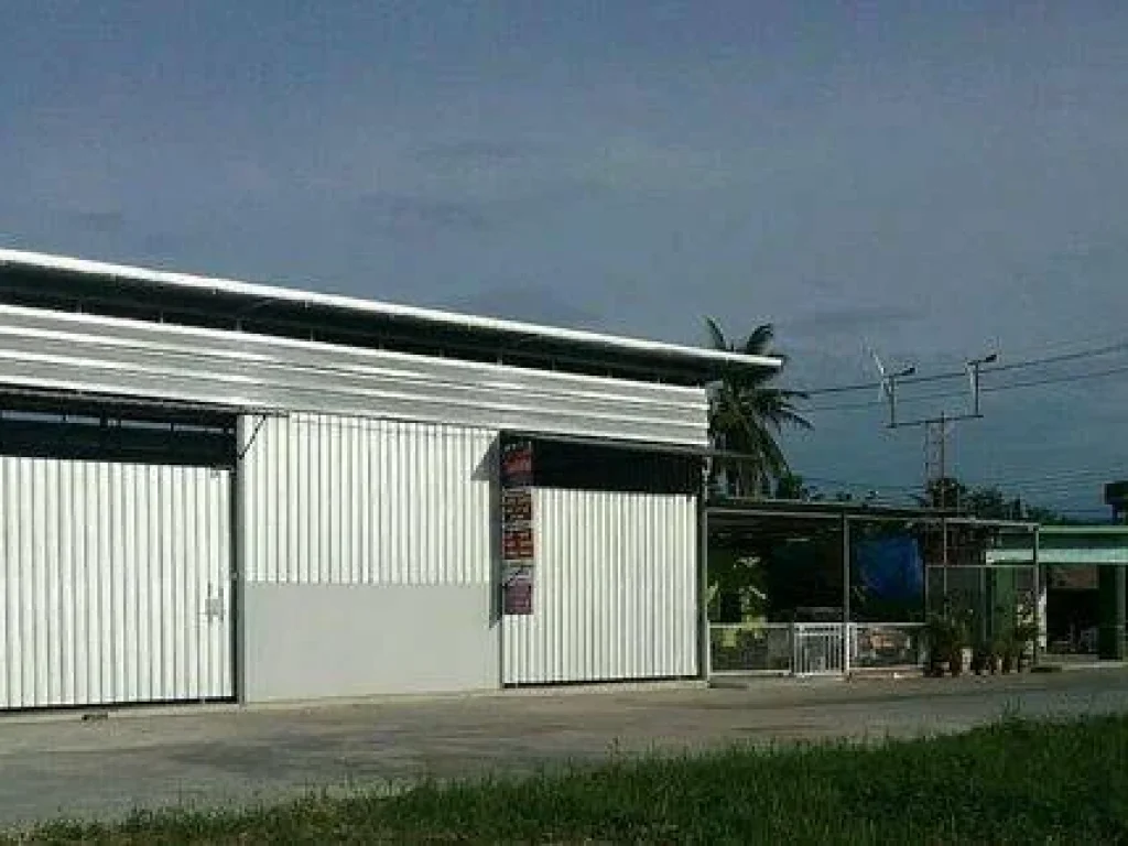 Warehouse for rent โกดังให้เช่า อยู่พุทธมณฑลสายสี่ กระทุ้มล้มซอย10 เข้าออกใด้หลายทาง