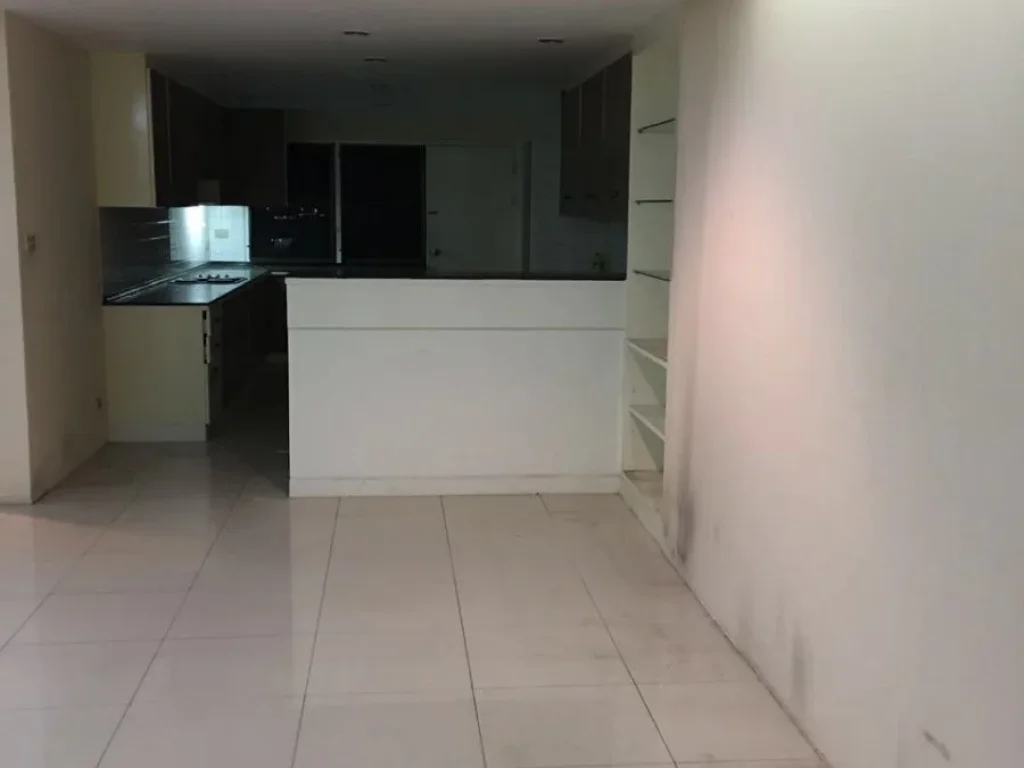 Condo for sale with tenant Empire house condo ekamai 12