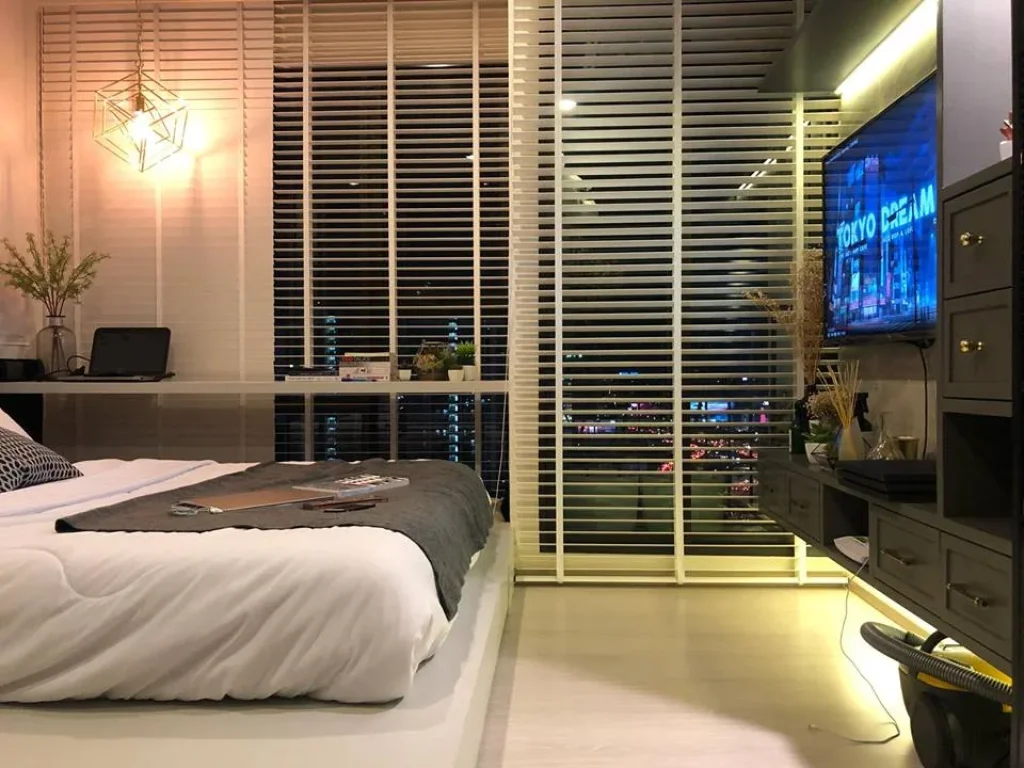 Rhythm Asoke 1 for sale Studio unit 22 sqm high floor selling at 3850000 baht