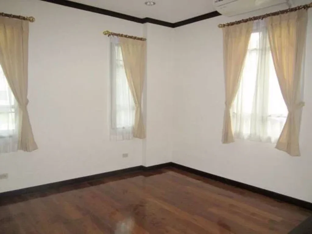 ให้เช่า บ้านเดี่ยว 4 ห้องนอน สุขุมวิท 71 For Rent Single house 4Beds Near Sukhumvit 71