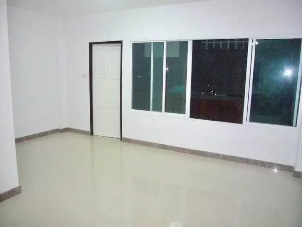 ทาวน์เฮ้าส์ขนาดใหญ่ 4 ห้องนอน แถวซอยพัฒนาการ 30 For Rent Townhouse 4 Bedrooms Area Pattanakarn 30