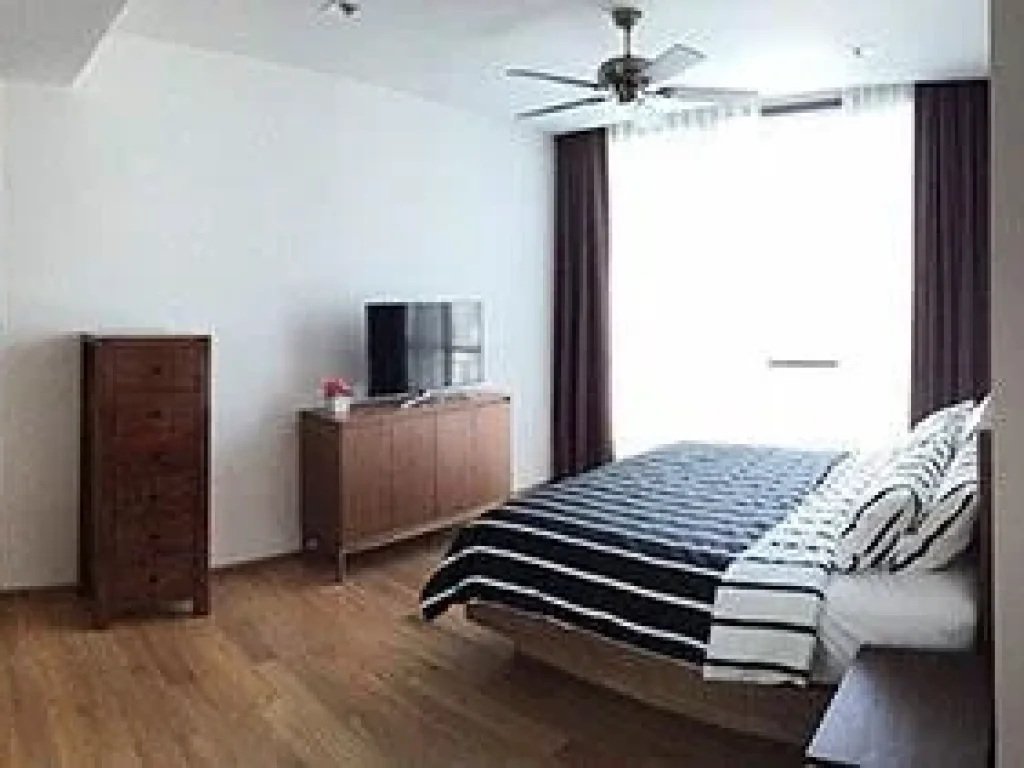 เช่าด่วน คอนโด Hyde สุขุมวิท ซอย 13 แบบ 2 ห้องนอน ใกล้ BTS นานา For Rent -- A 2 Bedroom Unit for Rent in NaNa Area