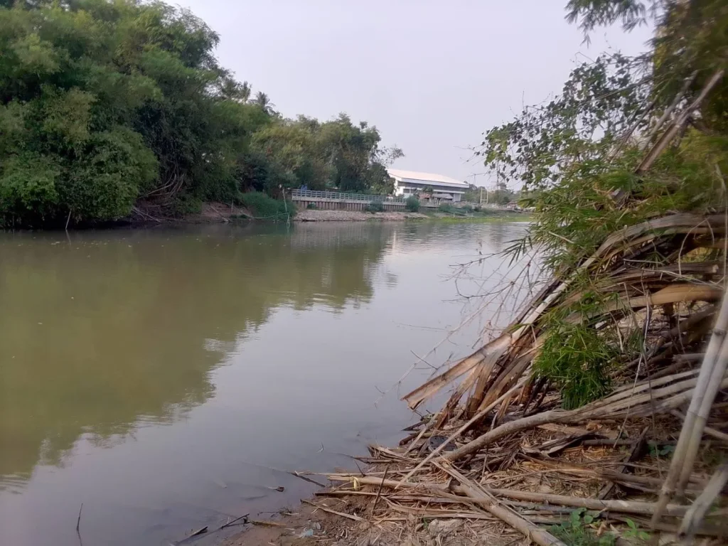 ขายที่ดินพร้อมบ้านติดแม่น้ำท่าจีน