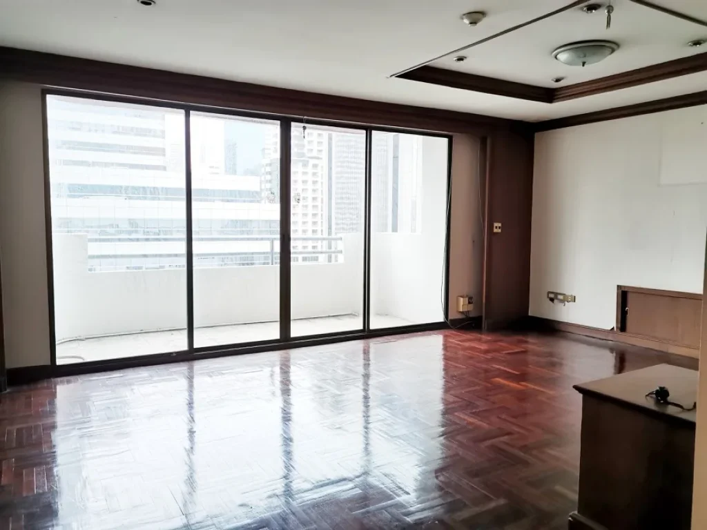 ขายคอนโด วัฒนา ไฮท์ Wattana Heights Condo ขนาด 336 ตรม ชั้น 17 ใกล้ BTS อโศก สุขุมวิท