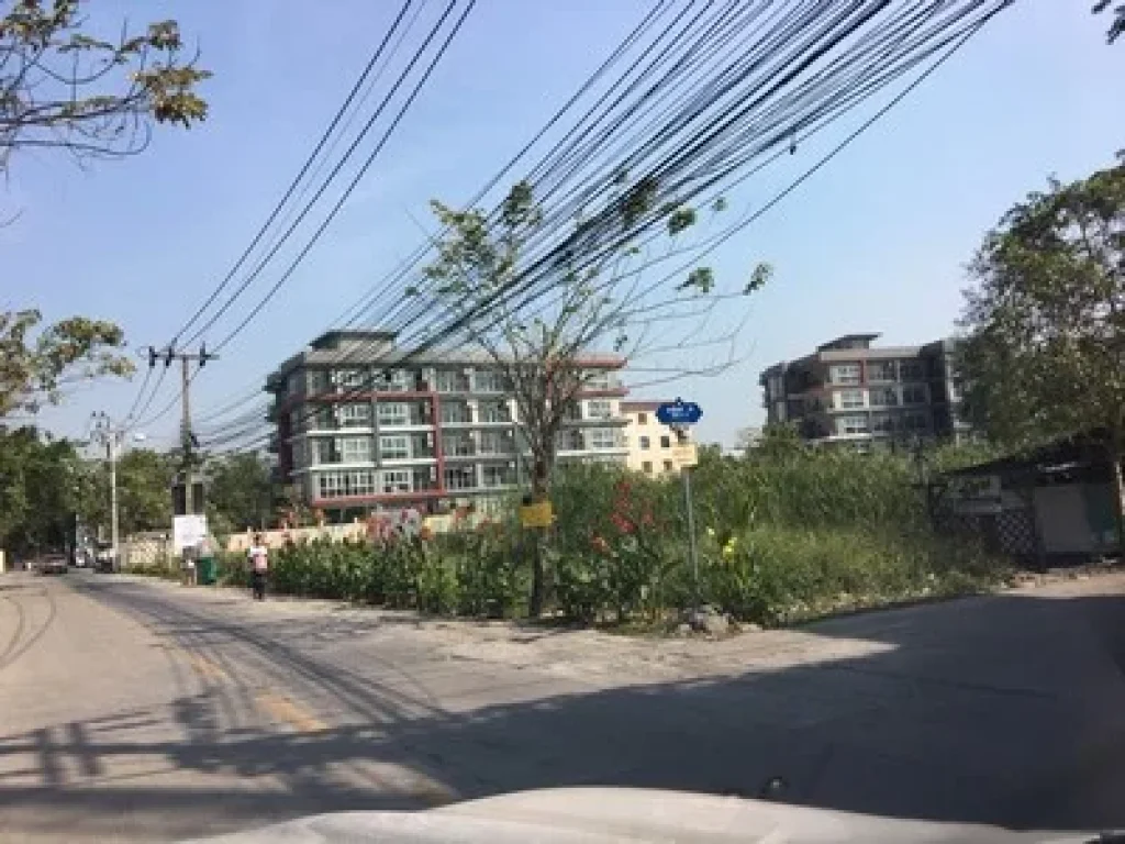 ขายที่ดิน เกษตร-นวมินทร์ 111 แยก4-2 เนื้อที่ 391 ตรว ติดถนนติดถนนสองใกล้