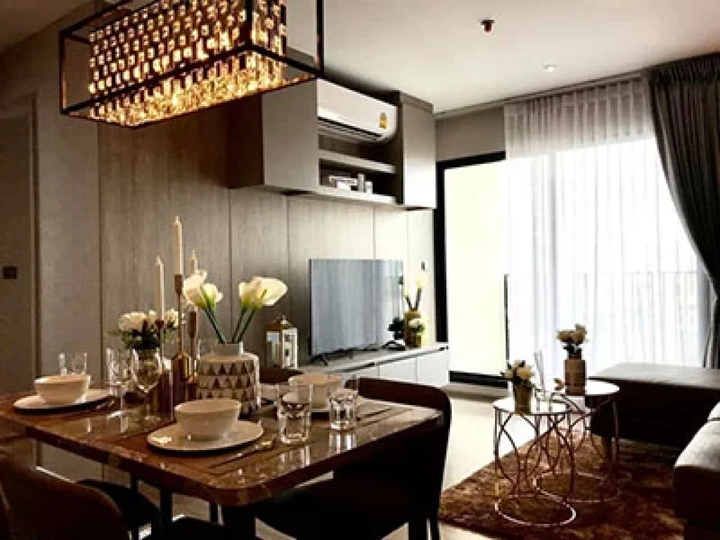 คอนโดแบบ 2 ห้องนอนแต่งสวยมาก วิวดี ในซอย เอกมัย A Very Nicely Furnished and Décor 2 Bed Unit at a Brand New Condominium Project in Ekkamai