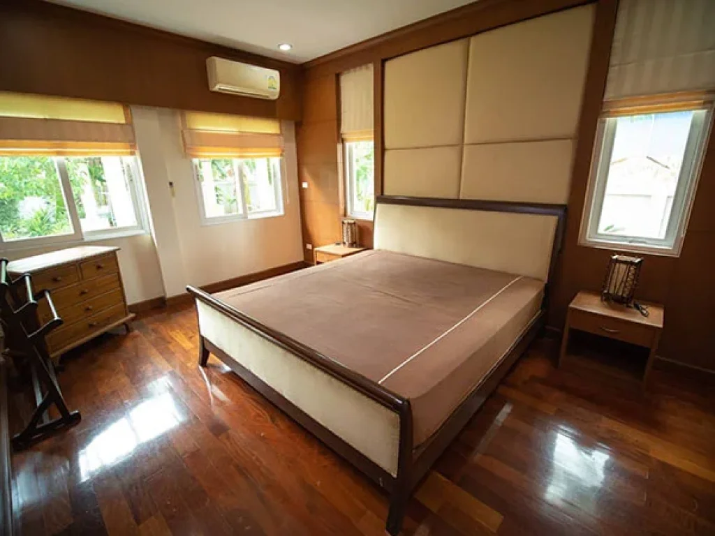 ขายด่วน บ้านเดี่ยว 5 ห้องนอน เฉลิมพระเกียรติ ที่จอดรถเพียบ For Urgent Sale 5 Bedroom House at Chalermprakiart