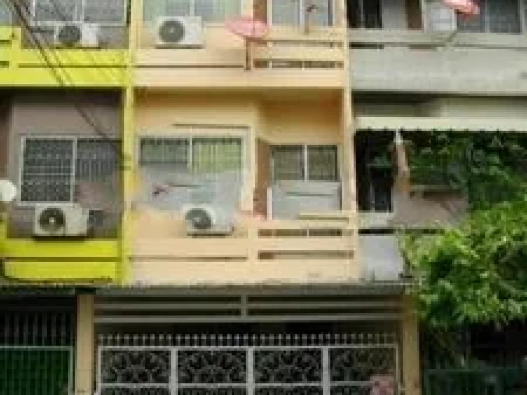 ขายTownhouse 3ชั้น 20ตรวา 3 BR ใกล้ปาก รามคำแหง70