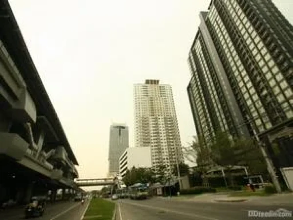 ขายCondoไฮฟ์ แอท สาทร floor 9 วิวสระว่ายน้ำ 41 sqm ห้องใหม่ BTSกรุงธนบุรี