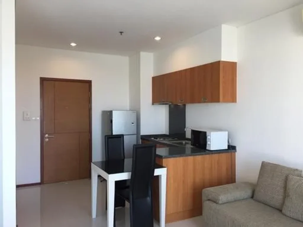 Villa Sathorn for rent walk 30 meter to BTS station 40 Sqm Great price good view