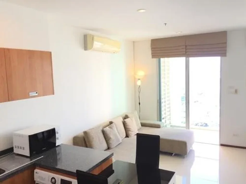 Condo for rent Villa Sathorn  Walk 1 Minute to Krung Thonburi Great Price High Floor 36th Full Furnished Quiet Room