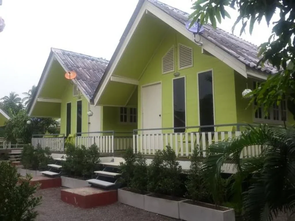 รีสอร์ท Renovate ใหม่ขายราคา 14 ล้าน เนื้อที่เกือบ 2 ไร่ ริมคลอง