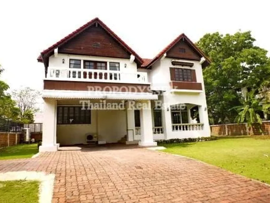 Detached house with a big yard on Srinakarin road