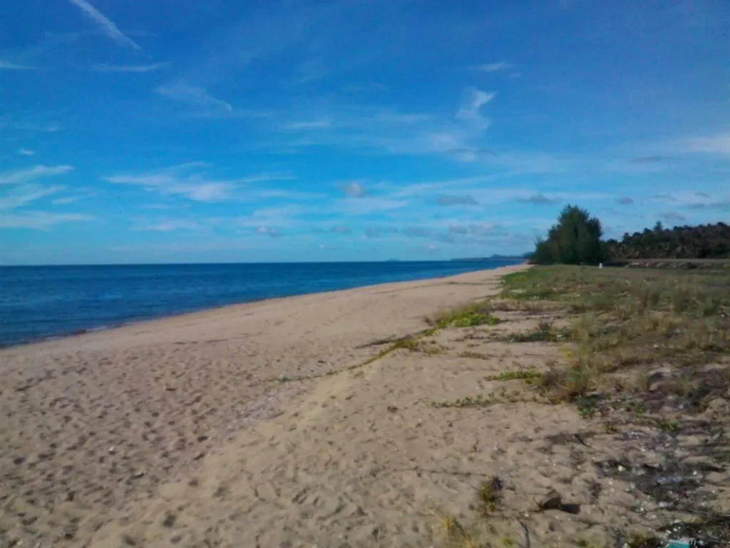 ขายที่ดินทำเลสวยติดหาดแสงอรุณหาดส่วนตัว