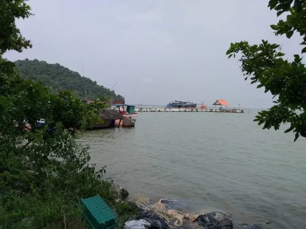 ที่ดินติดชายทะเล อยู่ติดกับท่าเรือไปเกาะตะรุเตา จังหวัดสตูล มีเนื้อที่ 3 ไร่