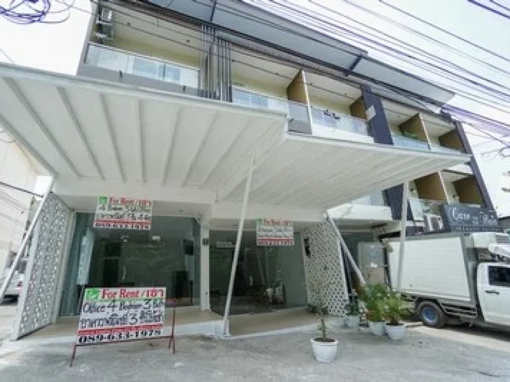 Commercial Building for Rent in Bophut KOh Samui 3 floor 2 building