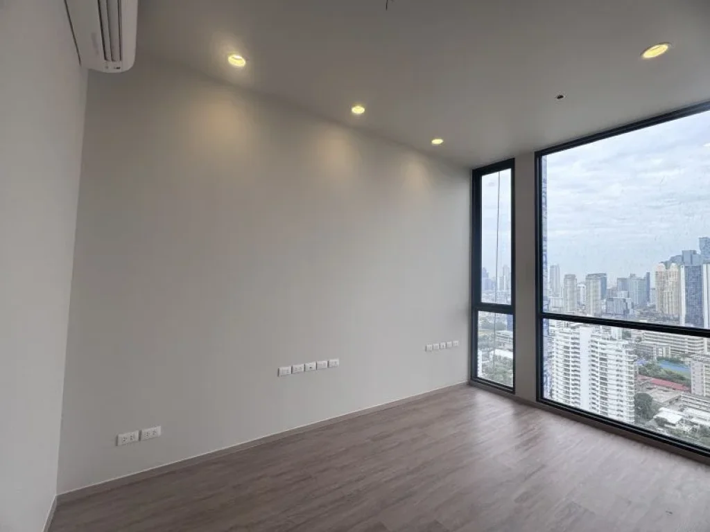 The Issara Sathorn Penthouse ห้องเปล่า เจ้าของขายเอง