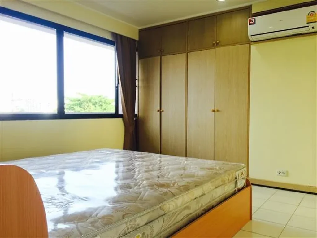 One large bedroom for rent in Ekamai at 20K only