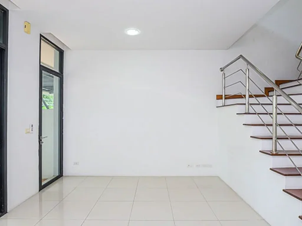 Townhome ใน ทองหล่อ เหมาะ ทำ Home Office Townhome in Thonglor suitable for Home Office