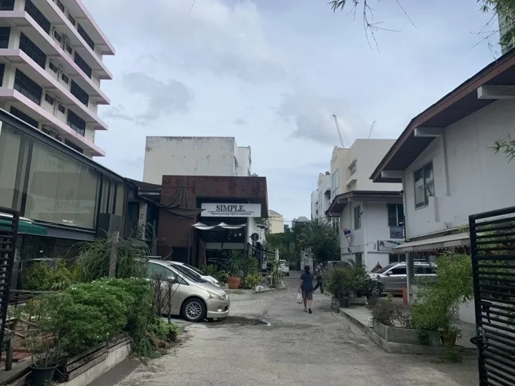 ให้เช่าบ้านเดี่ยวย่านสุขุมวิทเหมาะสำหรับทำสปาร้านอาหาร ร้านเฟอร์นิเจอร์