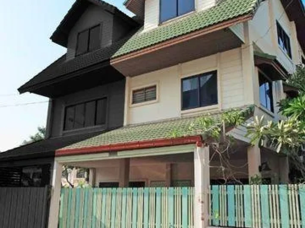 For Rent ให้เช่าทาวน์โฮม ซอยลาดพร้าว93