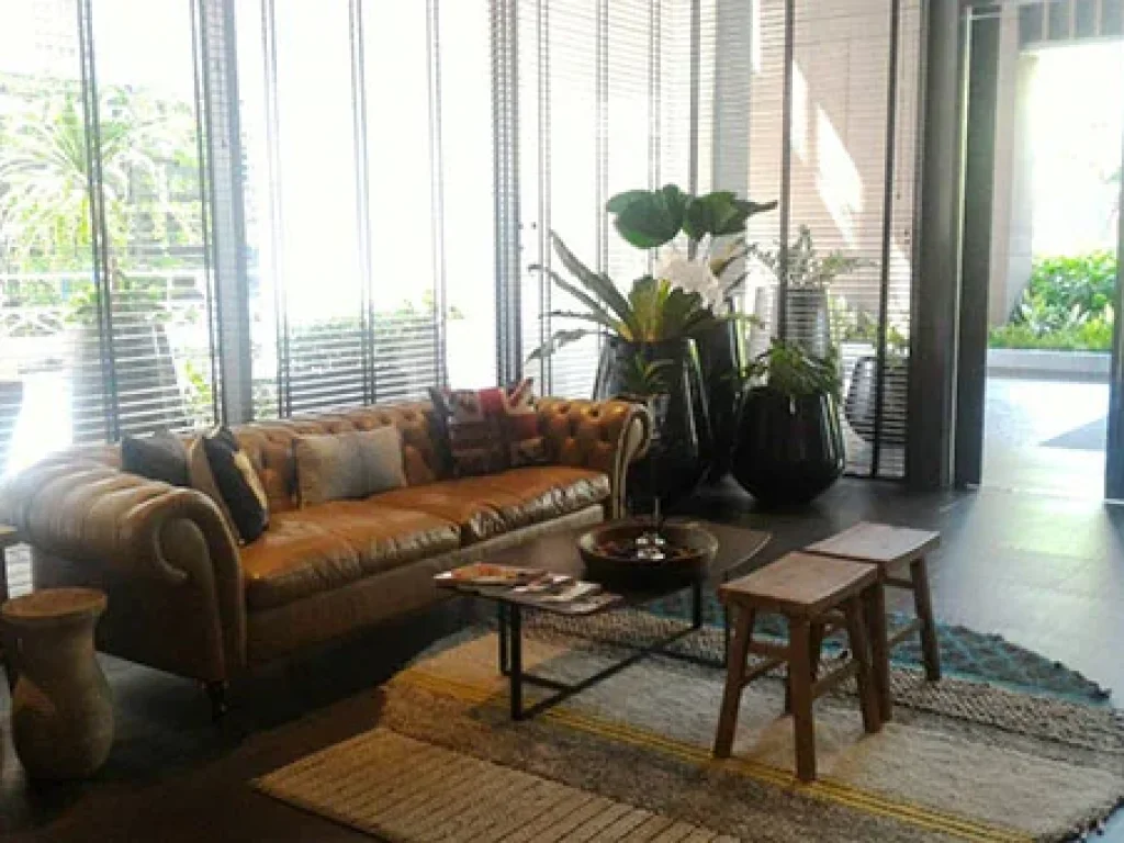 เช่าด่วน คอนโด The Lofts เอกมัย แบบ Duplex 1 ห้องนอน Urgent Rent The Lofts Ekamai 1 Bedroom Duplex Unit