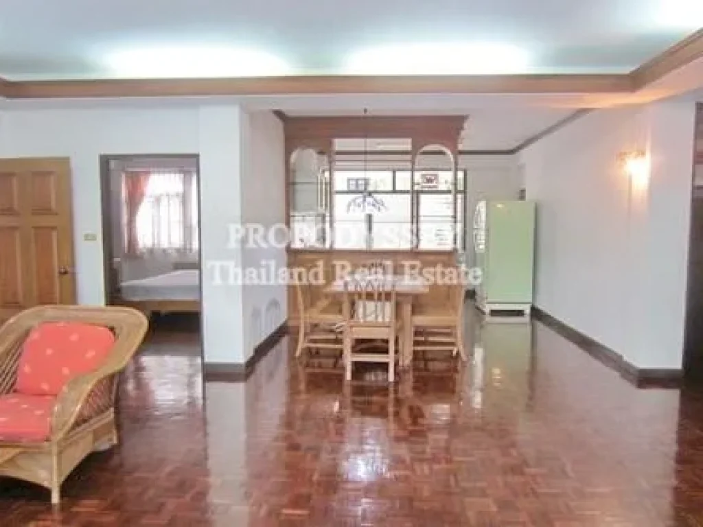 3 bedrooms for rent Close to BTS Prompong