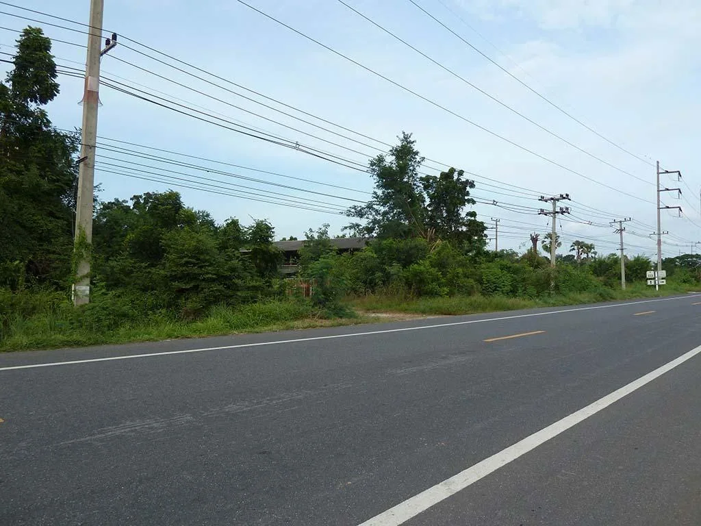 ขายที่ดินติดถนนดำ ทางไปหนองฉาง-อุทัย มีโฉนด