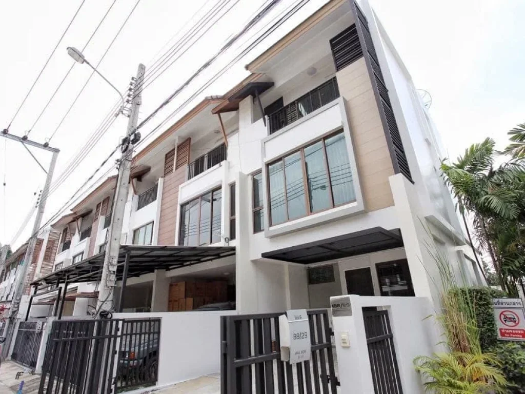 Townhouse for rent near BTS Bangchak 3 bed 4 bath 170 sqm rental 40000 bahtmonth